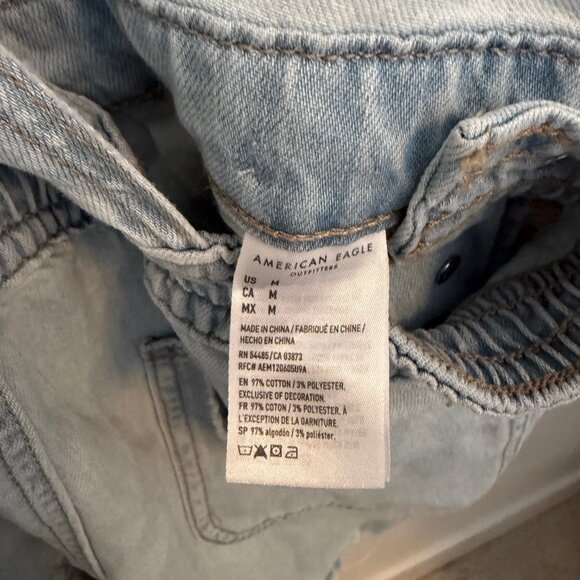 American Eagle | Hi-Rise Tomgirl Shortall Overalls | Women’s Medium | Light Wash - Picture 5 of 5